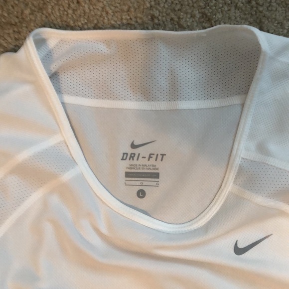Nike Dri-Fit Shirt Sleeve Shirt, Size-L, Excellent Condition! - Picture 3 of 3